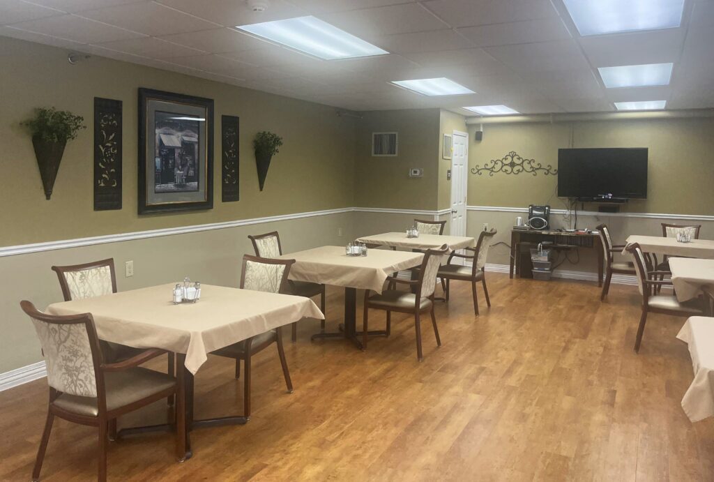 Hickory Creek at Peru Dining Room