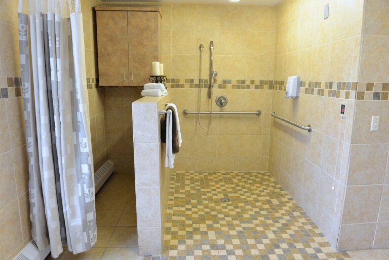 Dekalbshowerroom001
