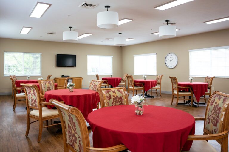 ALM HC Dining1 05.25