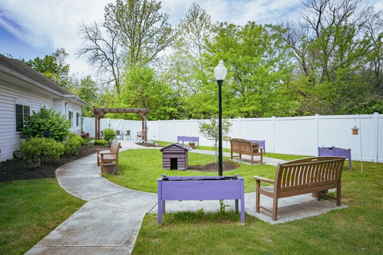 ALM HC Garden2 05.25