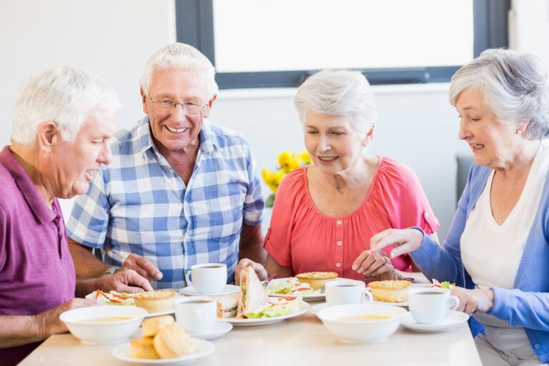 Seniors and Nutrition: Why Eating Together is Better