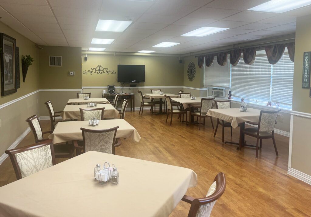 Hickory Creek at Peru Dining Room