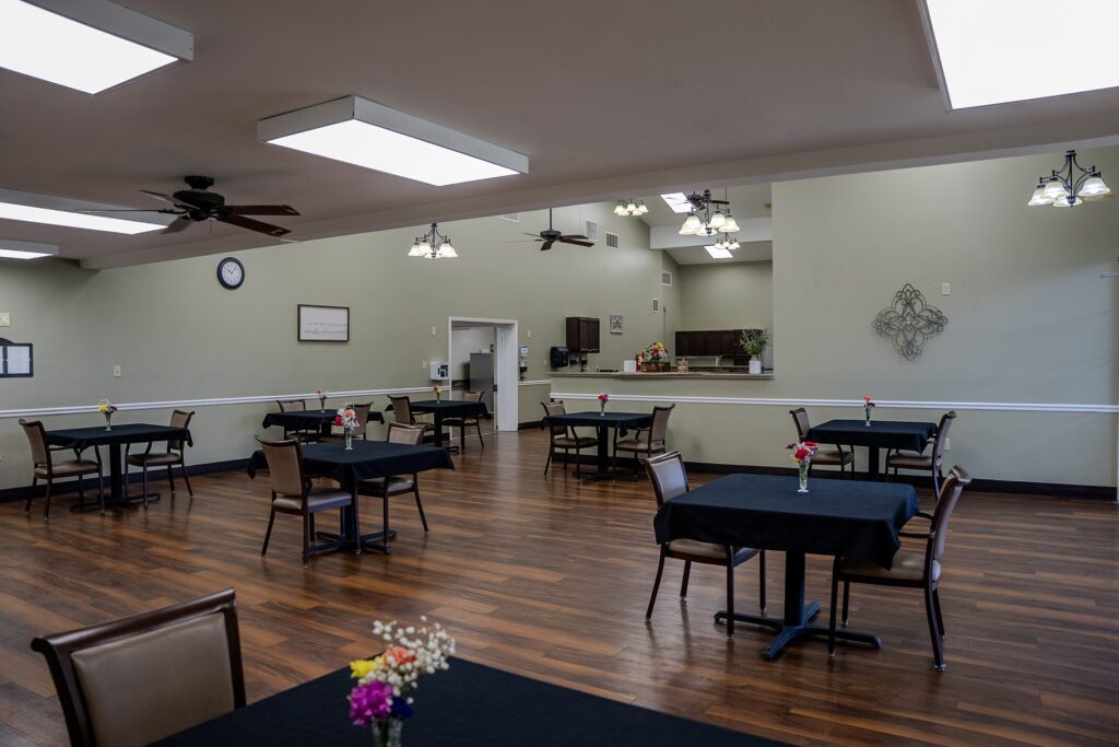 NPN Dining1 09.25