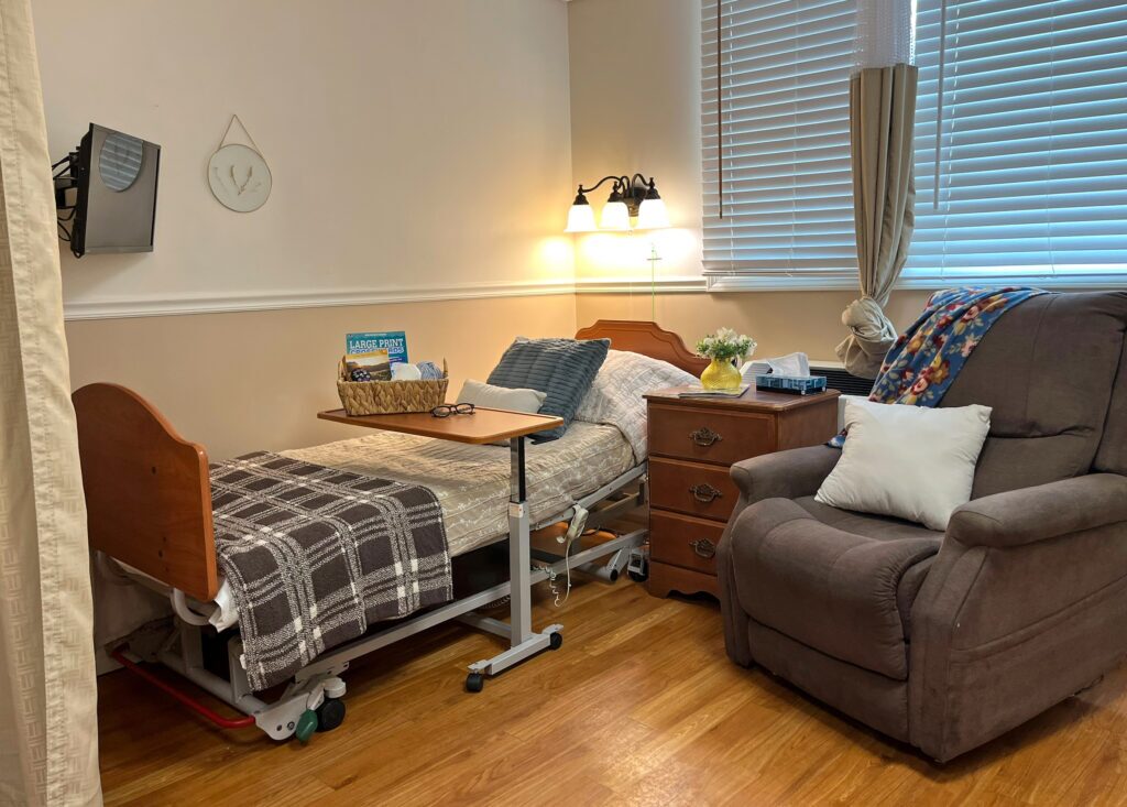 Hickory Creek at Rochester - Room