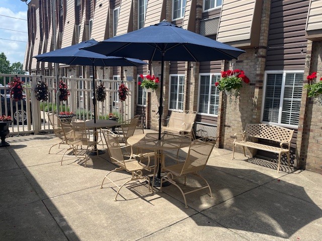 Cardinal Patio 2