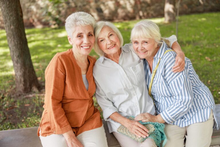 Tips for Connecting With the Neighbors at Your New Senior Living Community