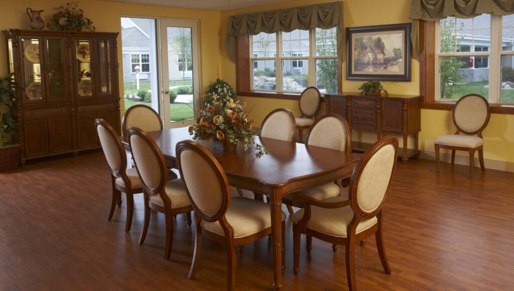 PRI.DINING ROOM