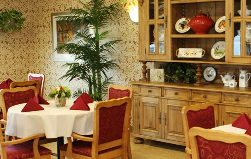 SpringhillVillage Dining2