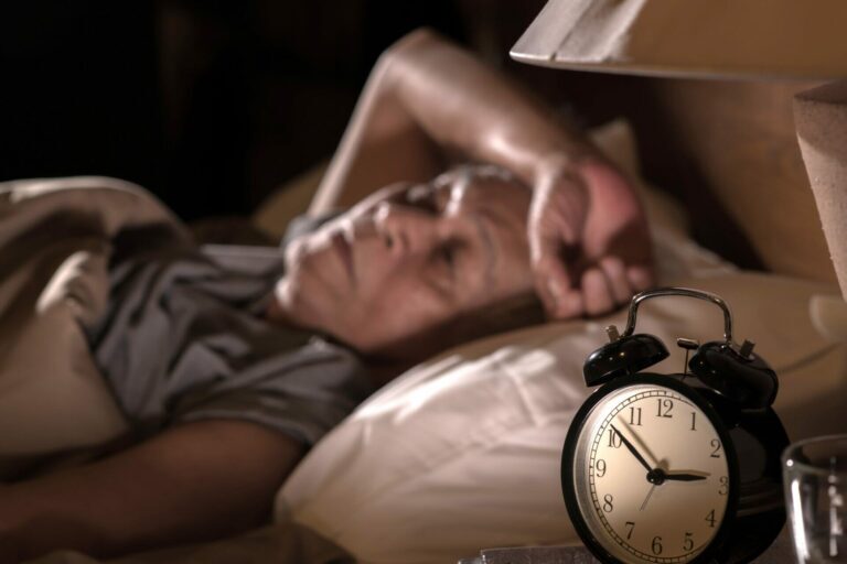 6 Tips for Dealing With Insomnia in Older Adults