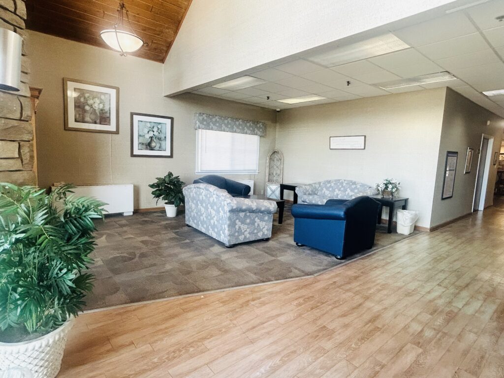 WVNR Desk Lobby 07.25