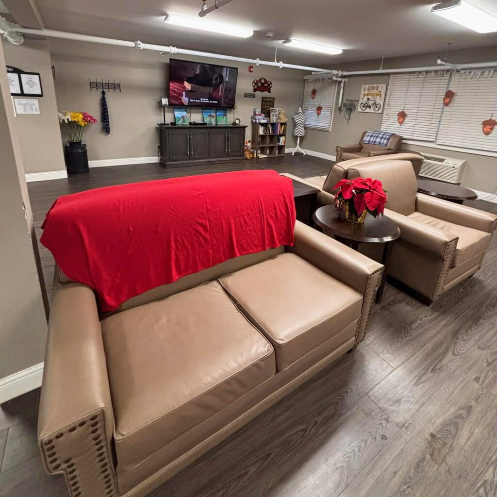 Waters Edge VIllage Memory Care Lounge