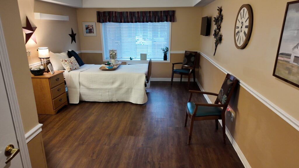 Riverside Village Room2 10.25