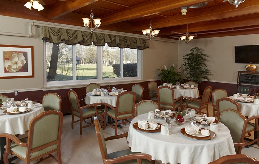 ElkhartMeadows Dining