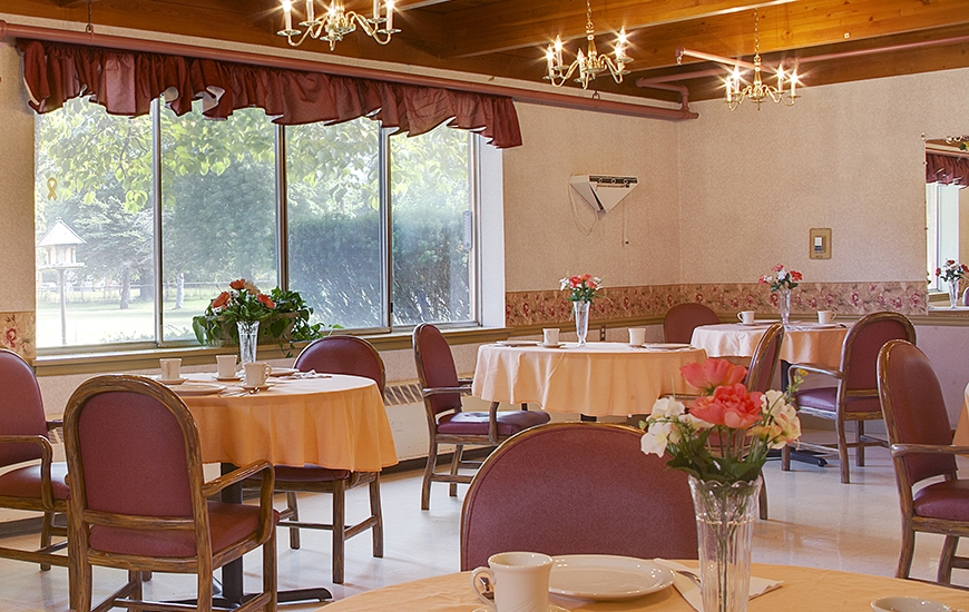 ElkhartMeadows Dining2
