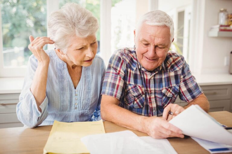 Understanding the Signs of Alzheimer's Disease: Difficulty Solving Problems and Completing Tasks